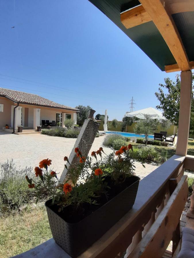 Villa Zafirah Pula Buitenkant foto